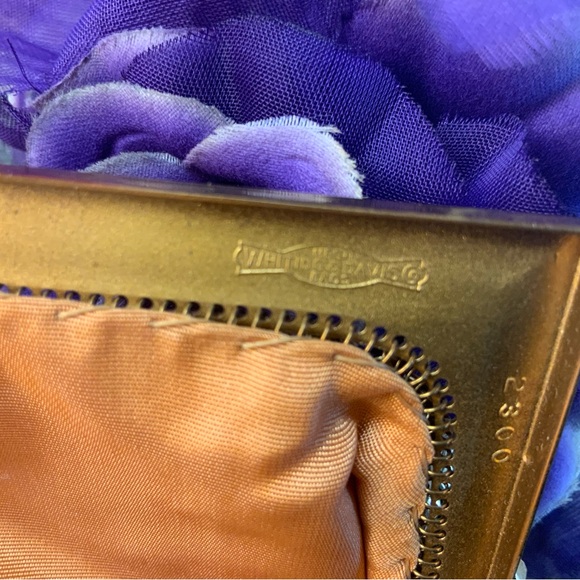 Whiting & Davis Gold Mesh Clutch with Kiss-Lock Closure - Picture 4 of 4